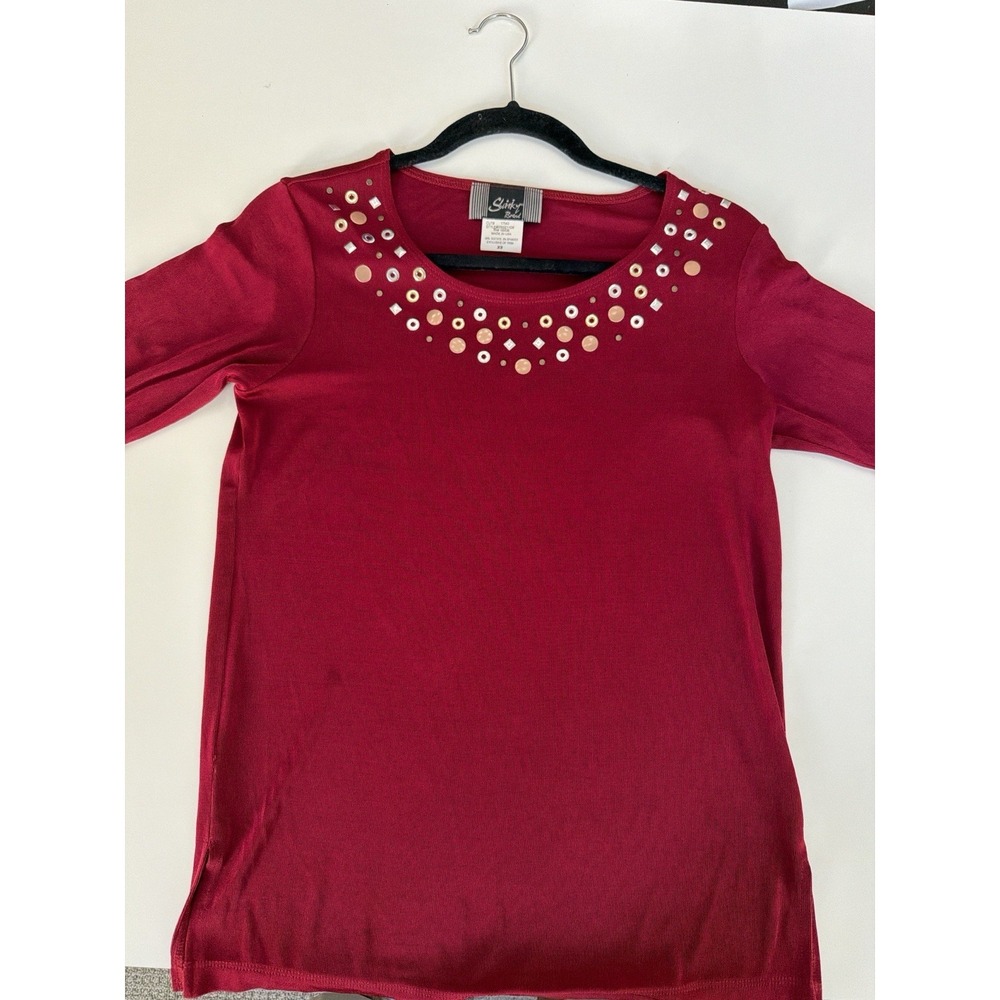 Slinky Brand Red Studded Neck Stretch Top 3/4 Sleeve XS‎ USA.      5195